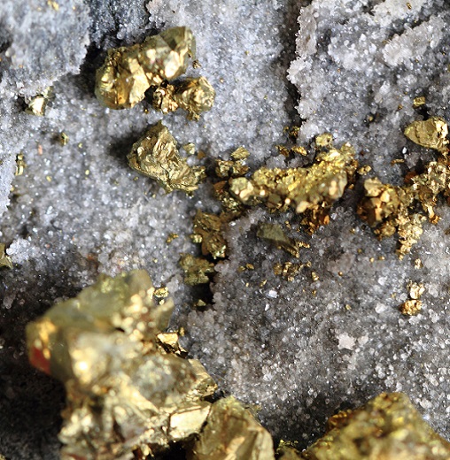 افزايش ۱۷ درصد توليد طلا در دستور كار ايميدرو